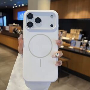 WHITE SILICONE CASE IP 17